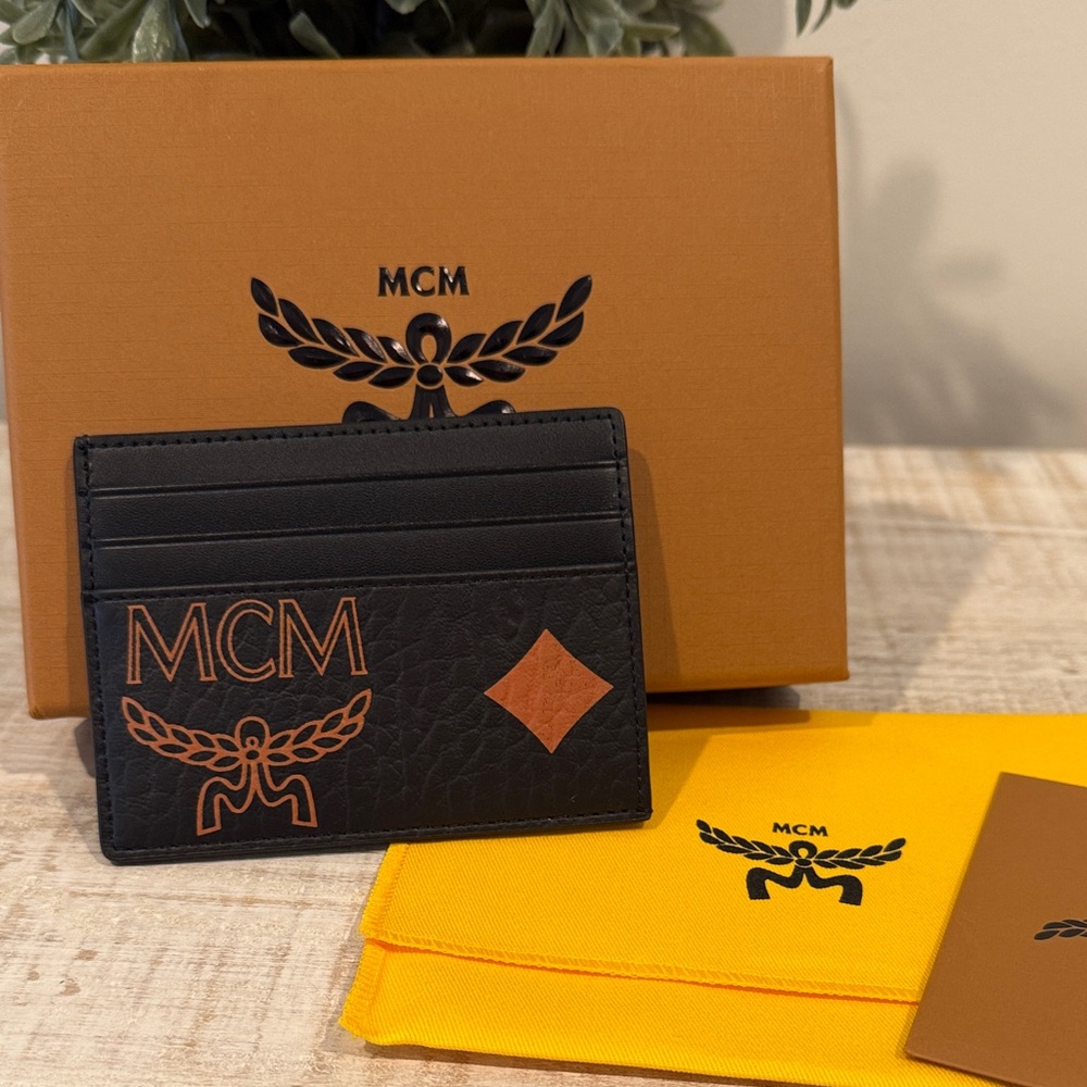 MCM Black Card Case Wallet - Maxi Mono Lauretos NWT w/Box & Dustbag, Unisex
